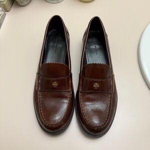 Tory Burch Classic Loafer in Negroni